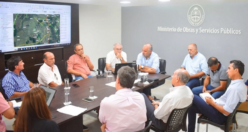 Corrientes: La Provincia analizó con entidades productivas acciones para mejorar los caminos rurales de Santo Tome y Gdor. Virasoro