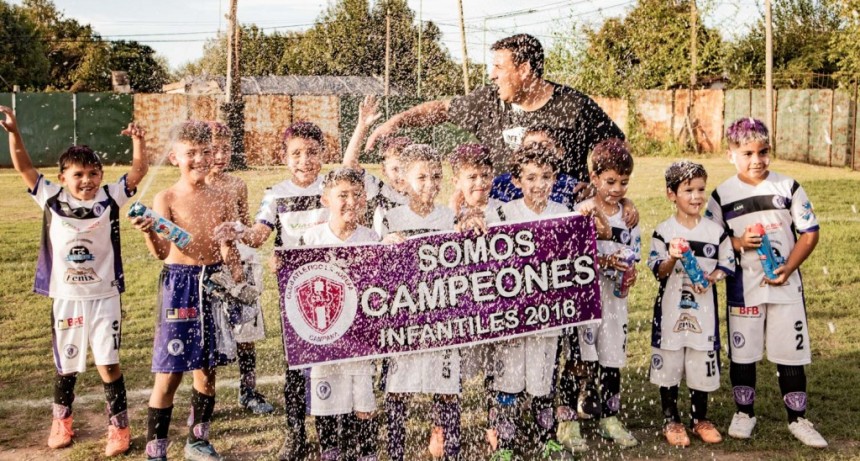 Campana: El Municipio acompañó la entrega de premios de la Asociación de Fútbol local
