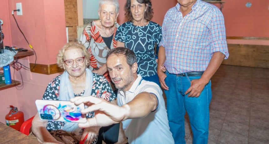 Campana: Abella compartió un almuerzo con el Centro de Jubilados “Ilusión de la Tercera Edad”