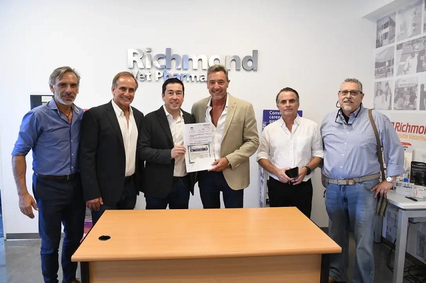Malvinas Argentinas: Nardini entregó la habilitación definitiva a la empresa Richmond Vet Pharma