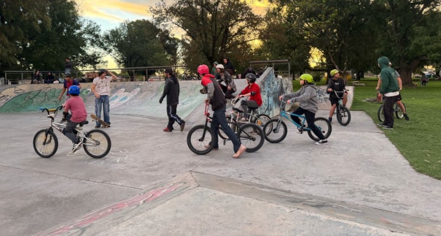 Azul: Iniciaron las clases de la escuela de Skate y BMX