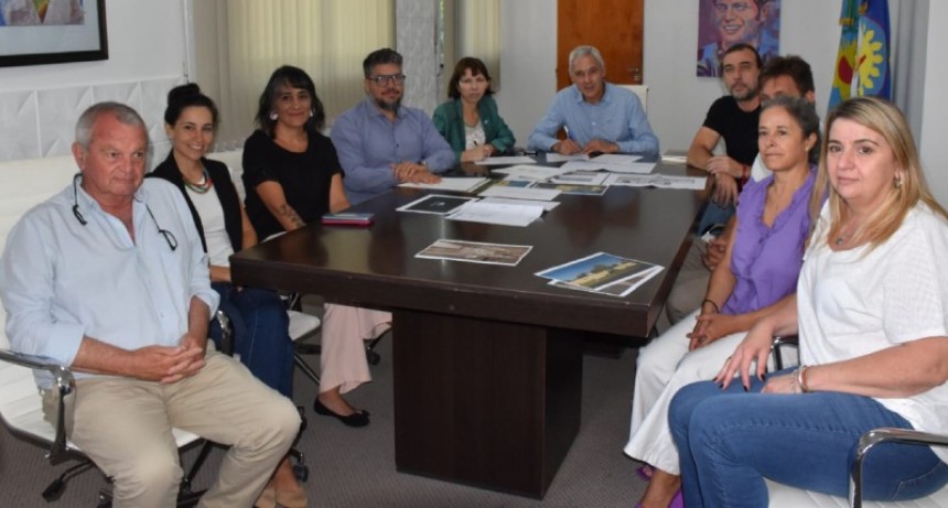 Berisso: Cagliardi y Batakis firmaron un convenio para el desarrollo de viviendas industrializadas