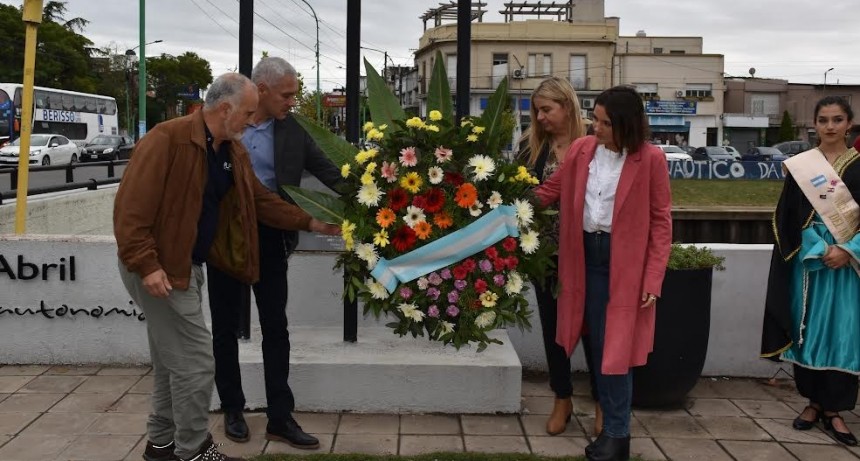 Berisso: Cagliardi encabezó el Acto por el 66° Aniversario de la Autonomía Municipal 