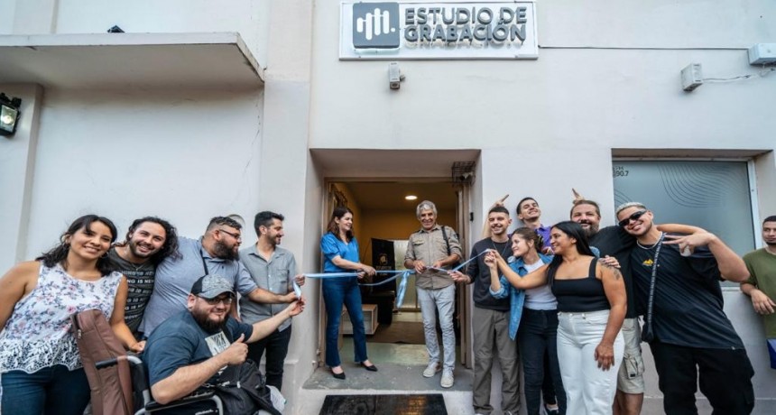Moreno: Mariel Fernández inauguró el Estudio de Grabación Municipal 