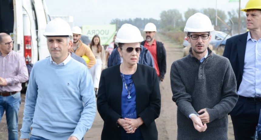 Pte. Perón: Cantero y los Ministros Larroque y Simone recorrieron las viviendas que son construidas en Numancia Sur 