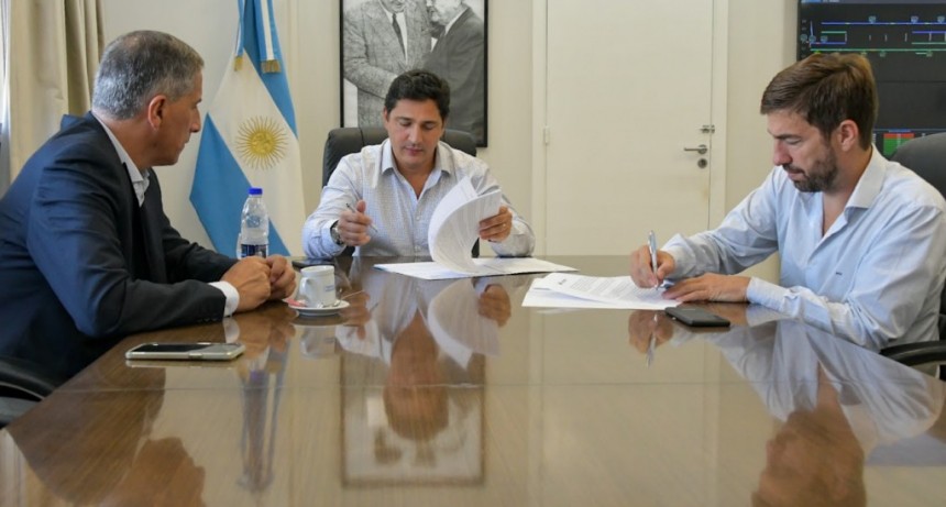 Mercedes: Ustarroz firmó un convenio para más intervenciones junto a Trenes Argentinos  