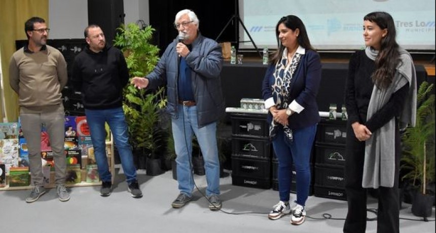Tres Lomas: Docentes locales y de la región participaron del Curso de Educación Ambiental “Generación 3R” 