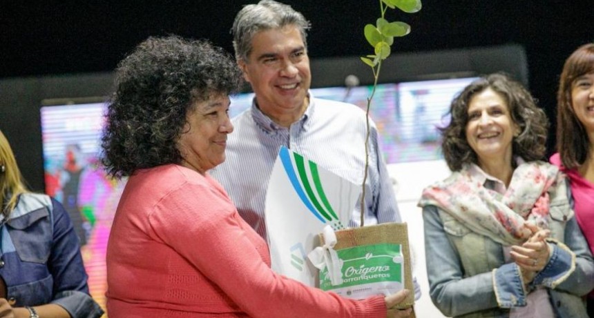 Chaco: Capitanich inauguró un Mercado Popular y entregó títulos de propiedad en Barranqueras 