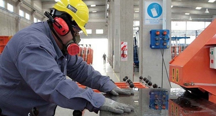 Industria pyme: creció 2,4% anual en marzo, pero sin cambios respecto al mes anterior