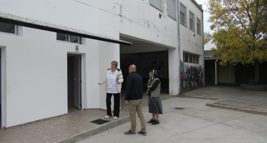 Cnel. Dorrego: Reyes visitó la Escuela Nº7 y el Colegio San José