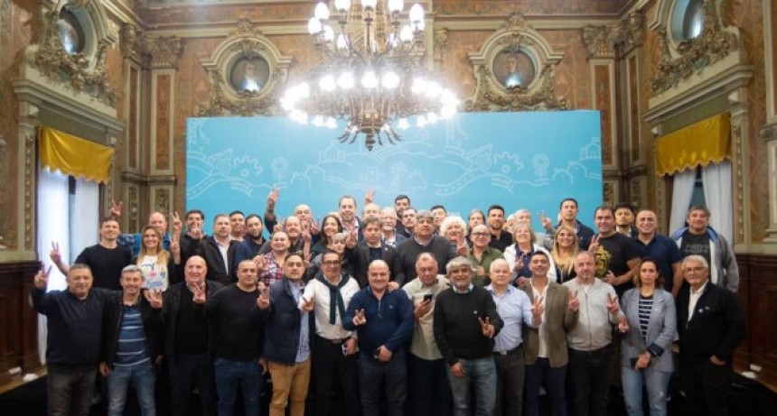 Kicillof y Correa recibieron al Frente Sindical para el Modelo Nacional