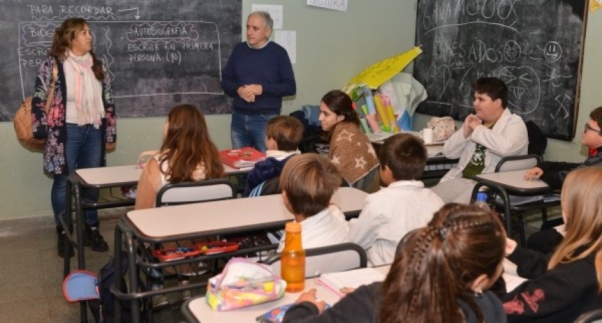 Chascomús: Javier Gastón visitó las Escuelas Primarias N° 2 y 25 del distrito 