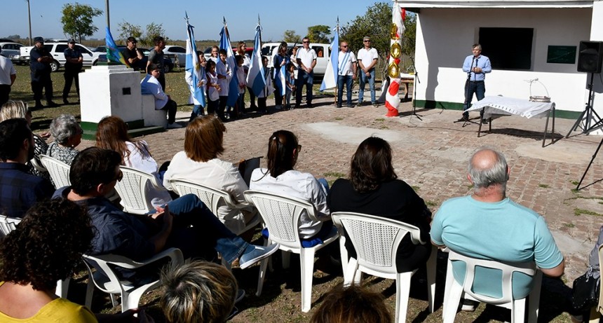 Chivilcoy: Britos participó de la celebración del 100° aniversario de la Escuela N° 52 