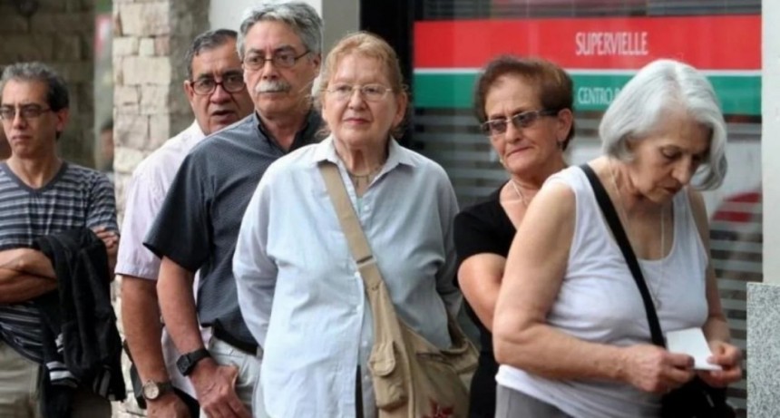 A partir de abril, las jubilaciones y pensiones aumentarán un 13,24%