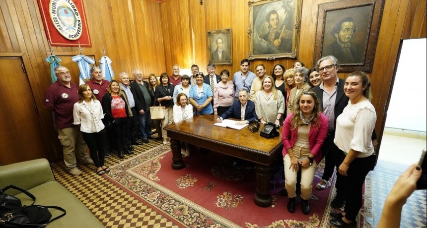 E. Echeverría: Gray recorrió las obras de restauración del despacho histórico de la exintendencia 