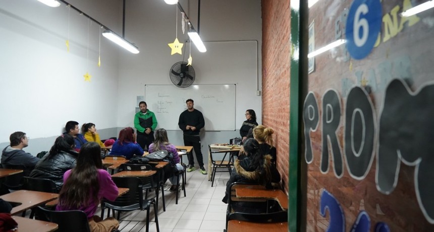 Merlo: Empezó el curso gratuito de árbitros de hockey 