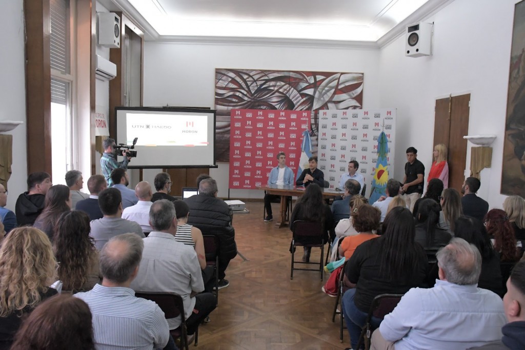Morón: La Municipalidad avanza en la incorporación de inteligencia artificial para mejorar la gestión pública