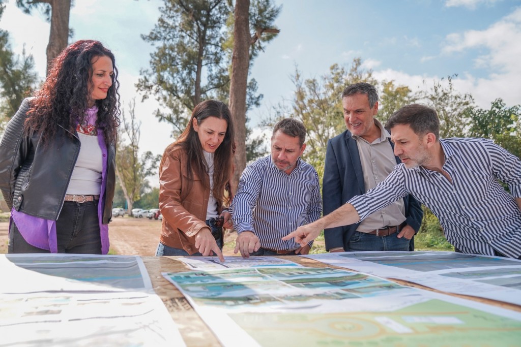 Ituzaingó: Descalzo supervisó la obra de la reserva natural del Río Reconquista 