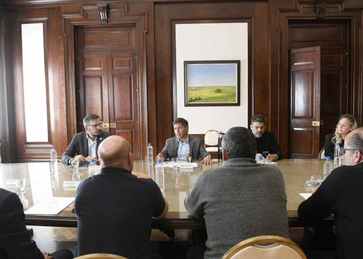 Kicillof y Cuattromo firmaron convenios con municipios para la compra de bienes de capital