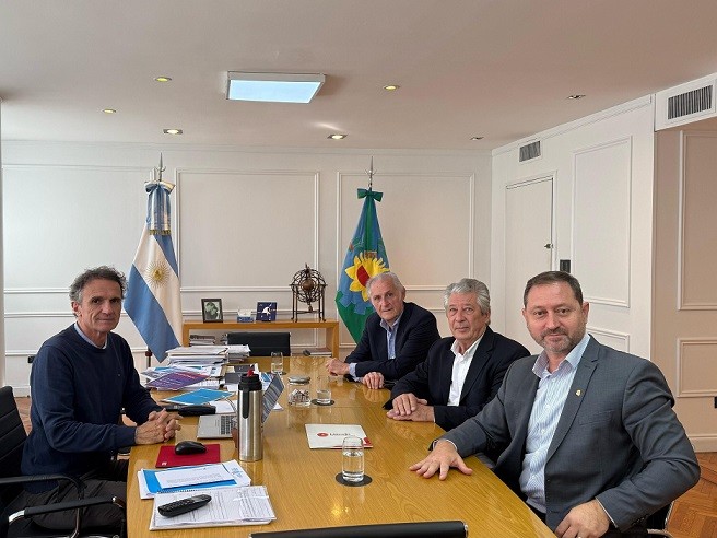 Lincoln: Serenal mantuvo una reunión de trabajo los ministros Katopodis y Batakis