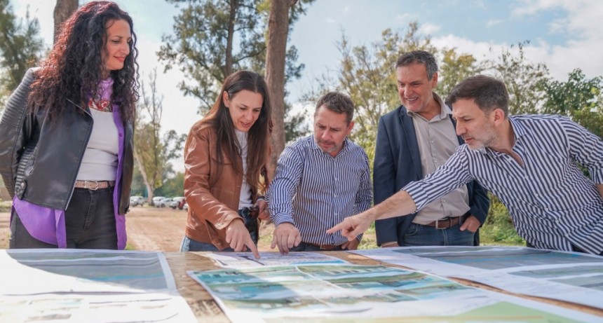 Ituzaingó: Descalzo supervisó la obra de la reserva natural del Río Reconquista 