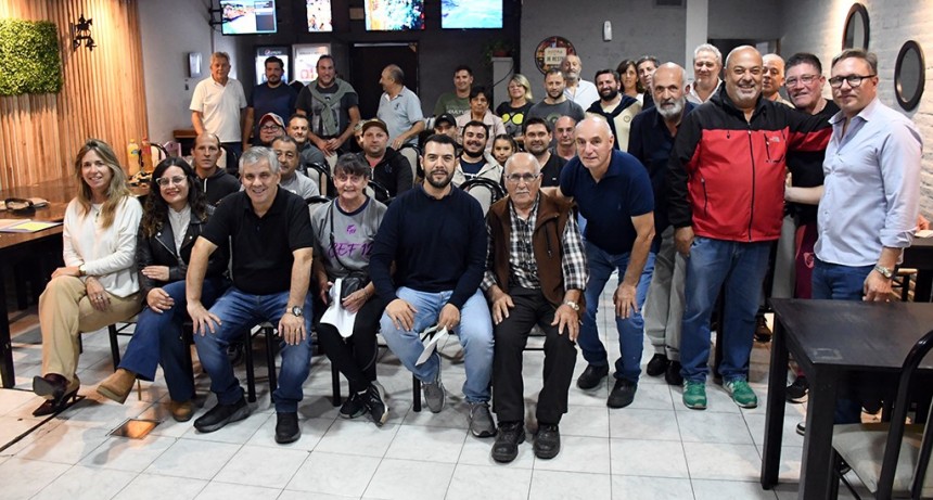 Chivilcoy: Britos entregó subsidios a 29 clubes y entidades deportivas correspondiente a abril