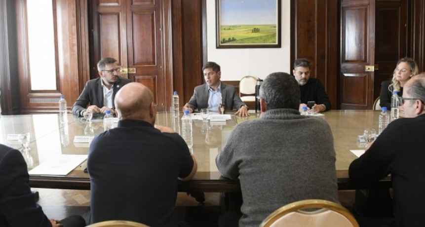 Kicillof y Cuattromo firmaron convenios con municipios para la compra de bienes de capital