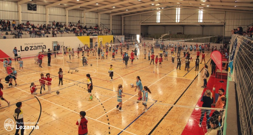 Lezama: Se realizó un encuentro de minivoley en el polideportivo local 