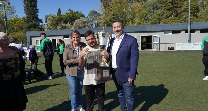 Merlo: El Municipio recibió la Copa Fair Play Comunidad 