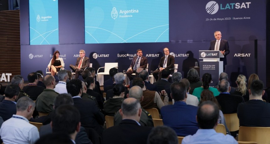 Alberto Fernández inauguró en 6° Congreso LATSAT