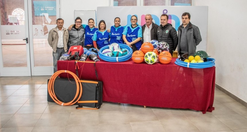 Junín: Nueva entrega de materiales deportivos a diferentes instituciones de la ciudad