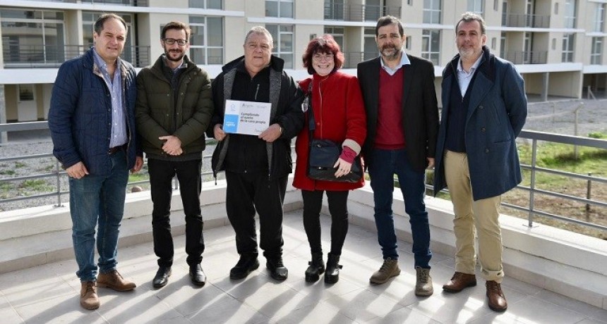 San Martín: Maggiotti y Moreira entregaron 85 viviendas del programa Procrear