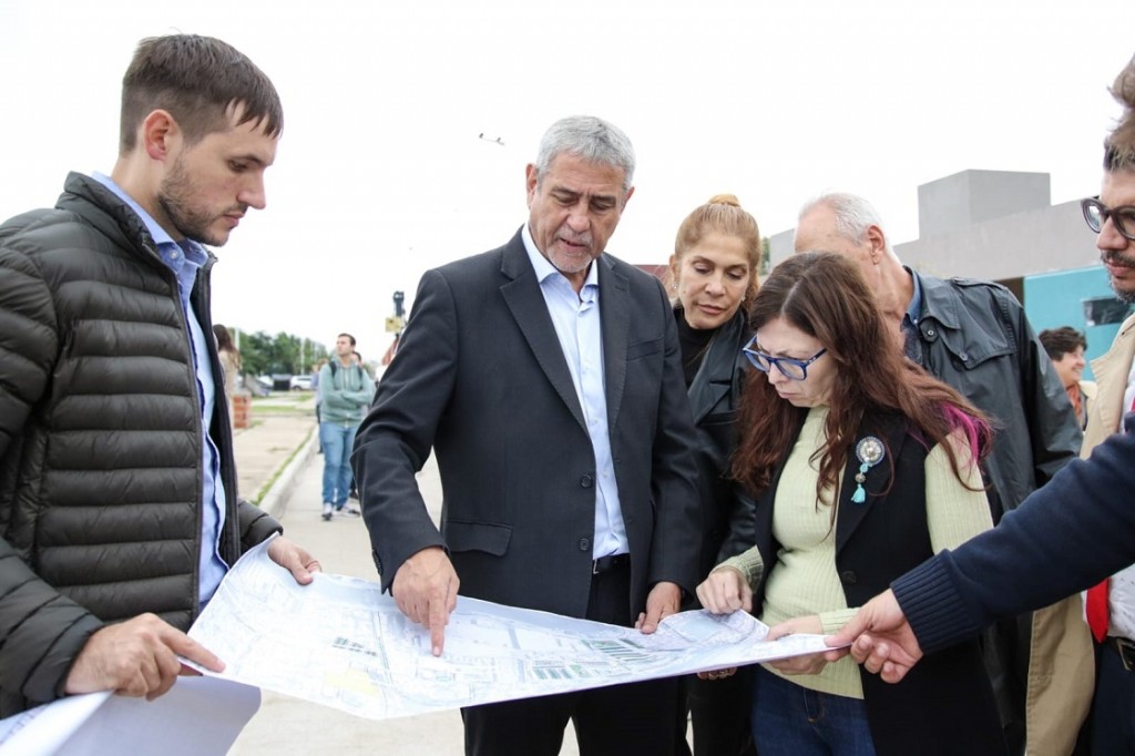 Avellaneda: Ferraresi y la ministra Batakis recorrieron obras de viviendas e infraestructura