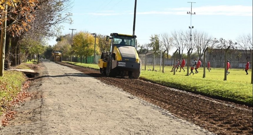 Luján: Comenzó la pavimentación de cuatro nuevas cuadras en barrio San Emilio