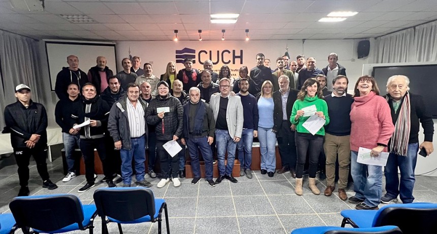 Chivilcoy: Britos entregó subsidios más de 30 instituciones deportivas del distrito