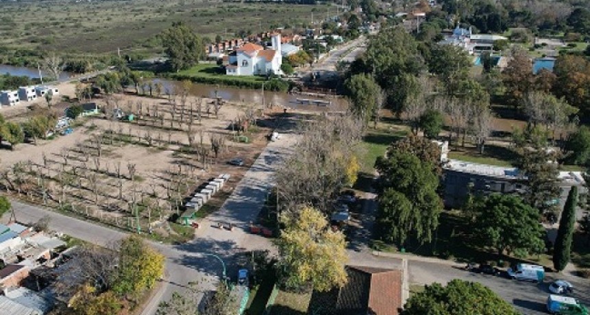 La Provincia reconstruye el puente sobre el Arroyo La Guardia en Ensenada