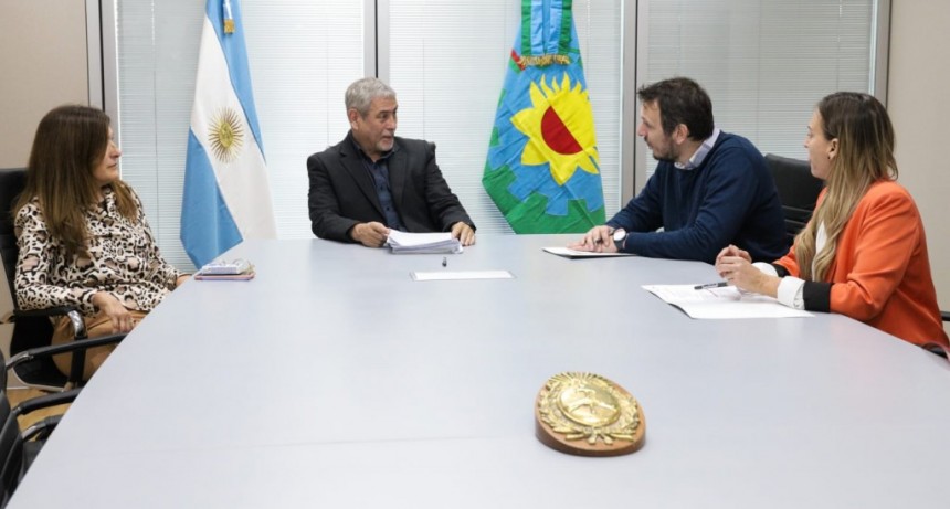 Avellaneda: Ferraresi firmó un convenio de la línea Municipios Bonaerenses 2023 de Provincia Leasing