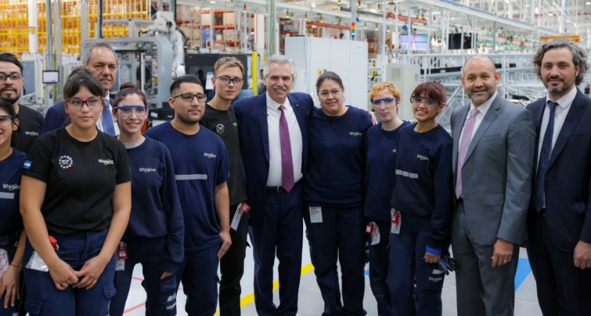 Alberto Fernández en la primera exportación de Whirlpool: “Forma parte del objetivo de industrializar a la Argentina”