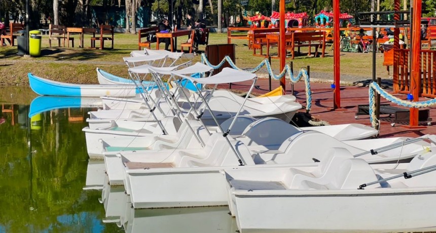 La Plata: Con la inauguración del muelle, volvieron las embarcaciones al Parque Saavedra  