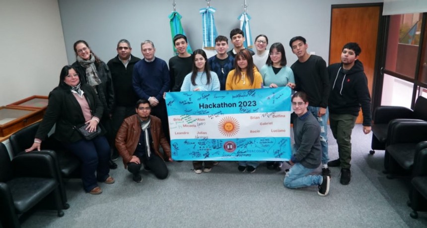 E. Echeverría: Gray recibió a estudiantes de la Escuela Tecnica N° 1 