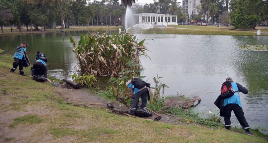 La Plata: El Municipio desplegó un megaoperativo de limpieza y puesta en valor en el Parque Saavedra