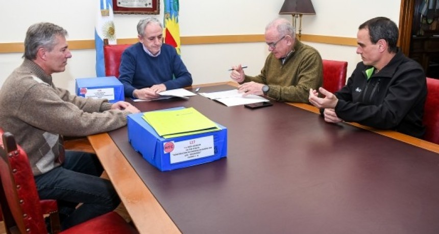 Chascomús: Javier Gastón confirmó la construcción de 96 nuevas viviendas en el distrito