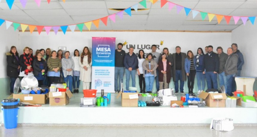 La Provincia entregó equipamientos a escuelas de Carlos Casares y Trenque Lauquen 