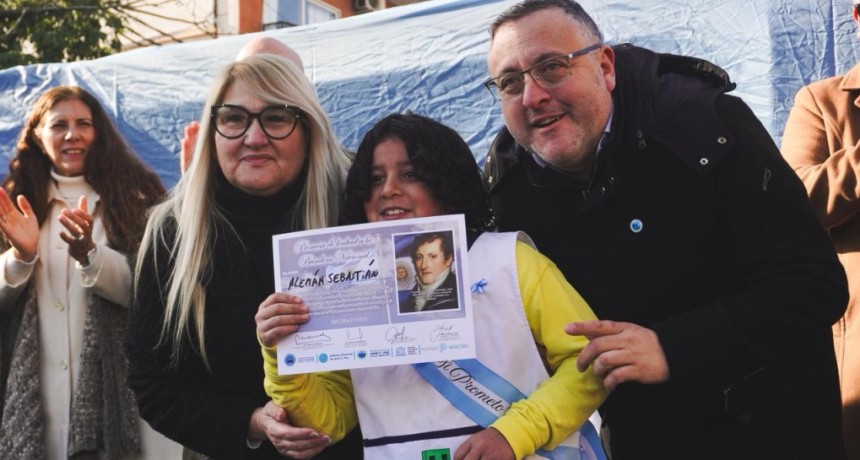 Jos&eacute; C. Paz: Alumnos de m&aacute;s de 40 escuelas prometieron Lealtad a la Bandera