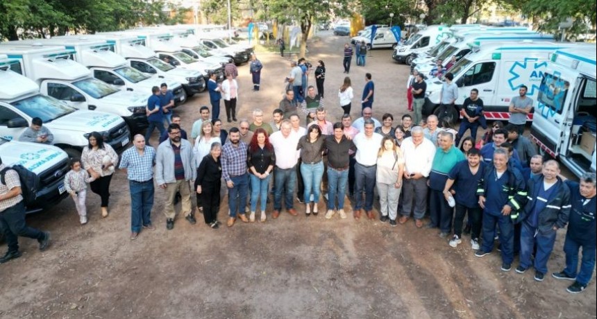 Chaco: Capitanich entregó 24 ambulancias y vehículos utilitarios destinados a 15 localidades 