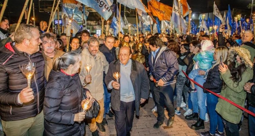 Berazategui: Mussi encabezó el homenaje por el 71° aniversario del paso a la inmortalidad de Evita 
