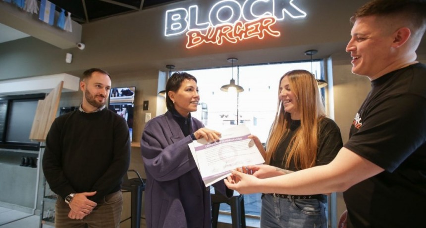 Quilmes: Mendoza otorgó el certificado de habilitación municipal a la nueva hamburguesería “Block Burger” en Solano
