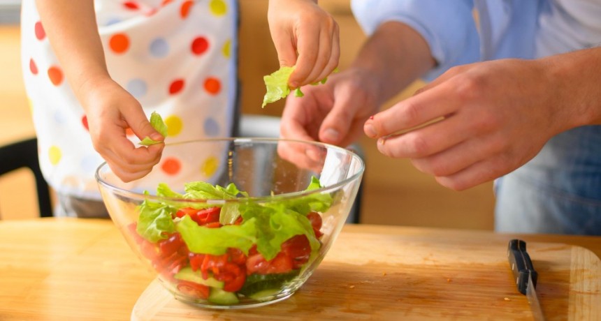 Vacaciones de invierno: ¿Cómo mantener activos los hábitos alimentarios saludables en niñas, niños y adolescentes?