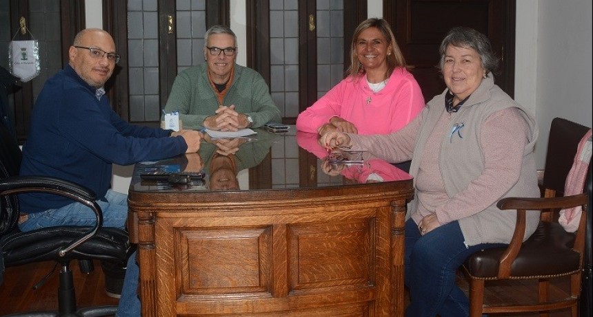 Balcarce: El Municipio entregó en Comodato una chipeadora al Colegio San José 