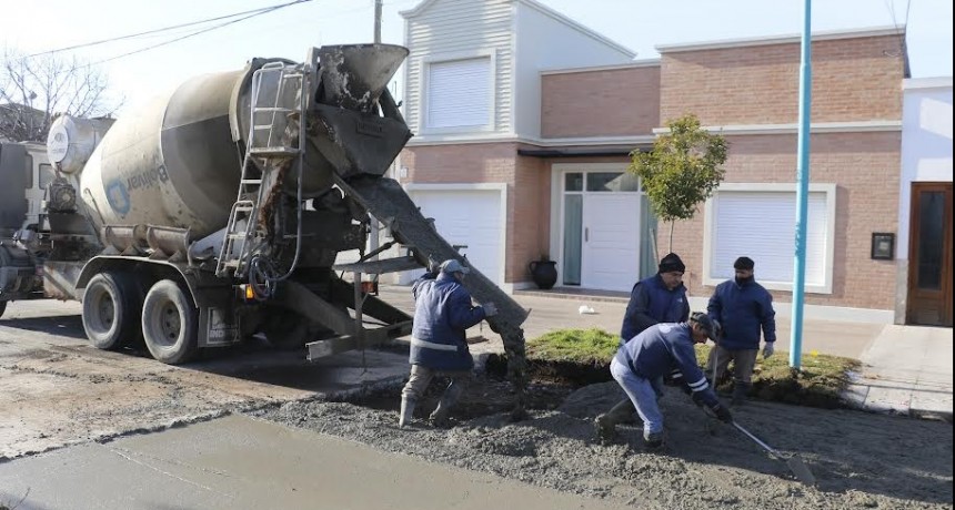 Bolívar: Avanza el programa municipal de bacheo en el distrito 